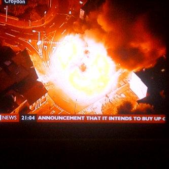 Guerriglia a Tottenham, Londra in fiamme