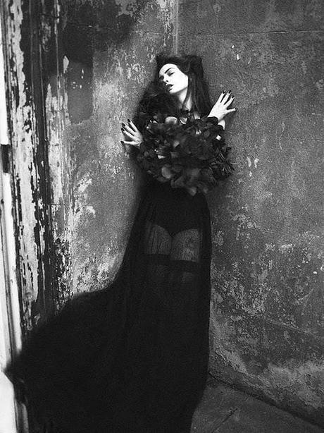 Anne Hathaway by Mert Alas and Marcus Piggott | Interview September 2011 | Styled by Karl Templer