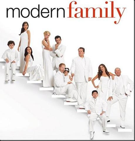 Modern-Family-3-poster-ok