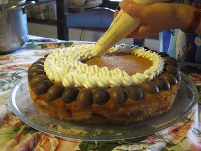 Stavolta l'ho fatta proprio grossa ovvero la torta di Pan di Spagna , frutta, panna e.....
