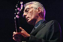 http://upload.wikimedia.org/wikipedia/commons/thumb/e/ed/Pat_Martino.jpg/220px-Pat_Martino.jpg