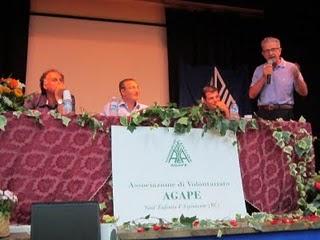 Storia di un seme che si è fatto pianta Storia di un seme che si è fatto pianta