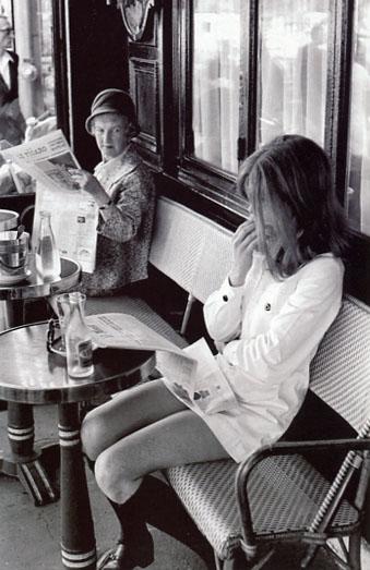 Henry Cartier Bresson, Caffè parigino, 1969