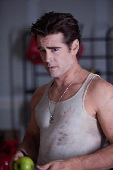 Fright Night - Il vampiro della porta accanto: se Colin Farrell ha sete con una birra non ve la caverete