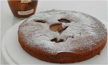 Torta cioccolato e pere sciroppate al Nebbiolo