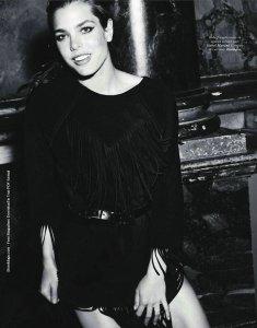 Charlotte Casiraghi dark lady per la rivista francese Vogue.