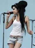 Amy Winehouse anima ribelle e fragile muore a ventisette anni.