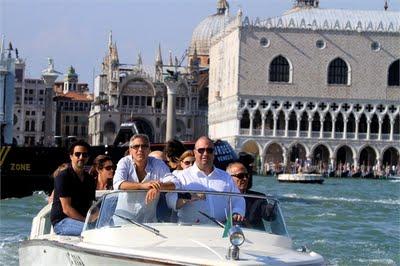 George Clooney arriva a Venezia e il gondoliere spiazza