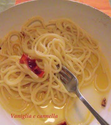 Spaghetti aglio, olio, peperoncino e formaggio di Fossa