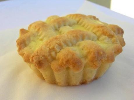 Mini Crostata con ricotta e ciliegie