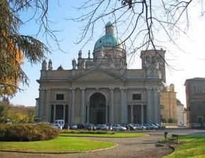 Il Duomo di Vercelli…il BOOK… ed al microfono…Ivan Capelli.