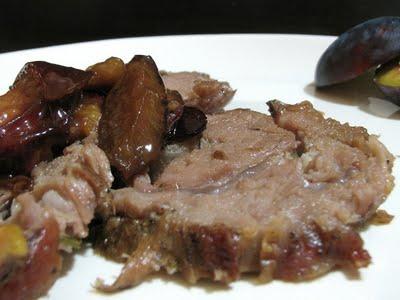 AOOO, EHHH, MBA, UA, NGHE'! - ARROSTO DI VITELLO UBRIACO ALLE PRUGNE - BRAISED VEAL ROAST WITH PLUMS