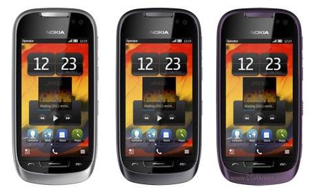Lati positivi e negativi smartphone Nokia 701 Symbian Belle : Video e caratteristiche