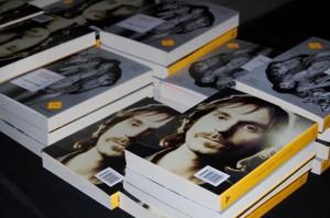 Il regno animale, romanzo d'esordio di Francesco Bianconi, è uscito il 3 maggio 2011 Francesco Bianconi e il Suo “Regno Animale” Fatto di Maschere