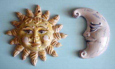 una ceramica al giorno....anzi due: il sole e la  luna