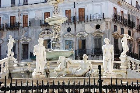 PIAZZA PRETORIA...Between Nudes and Beauty