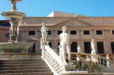 PIAZZA PRETORIA...Between Nudes and Beauty