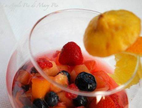 Macedonia di frutta in Sangria bianca di sidro