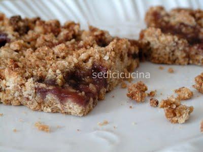 Torta briciola con confettura di fragole