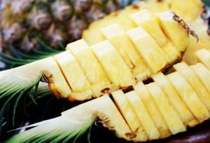 mangiare ananas aiuta la digestione