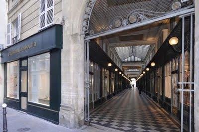 STORE: Louboutin inaugura il suo primo store uomo.