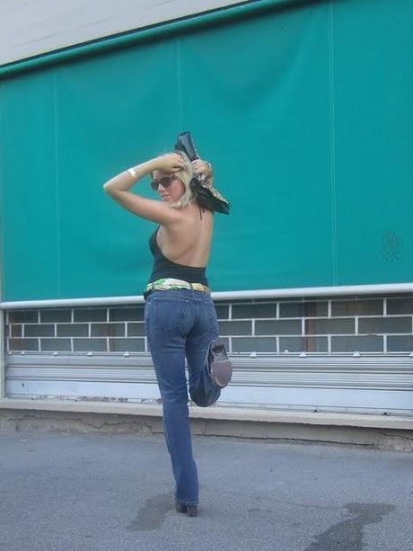 High-waisted jeans and Leopard clutch! High-waisted jeans and Leopard clutch!