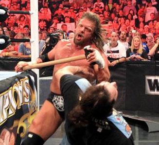 Triple H colpisce Nash con lo Sledgehammer: è un work?