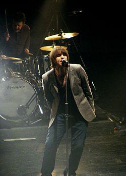 http://upload.wikimedia.org/wikipedia/commons/thumb/5/5c/Beady_Eye.jpg/250px-Beady_Eye.jpg