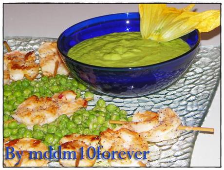 MINI SPIEDINI DI GAMBERI CON CREMA DI PISELLI SAPORITA MINI SPIEDINI DI GAMBERI CON CREMA DI PISELLI SAPORITA