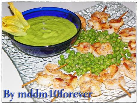 MINI SPIEDINI DI GAMBERI CON CREMA DI PISELLI SAPORITA MINI SPIEDINI DI GAMBERI CON CREMA DI PISELLI SAPORITA