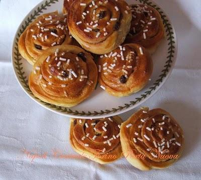 Girelle con crema alla cannella e uvetta, per una domenica d'autunno