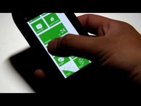 0 Windows Phone 7 su Nokia N8 con un Launcher particolare [Video]