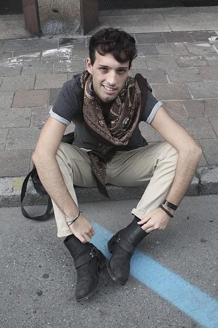 Meglio guardare altrove. Meglio guardare altrove.