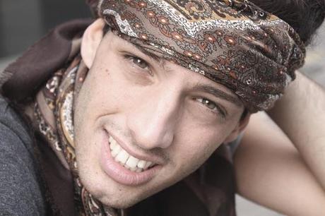 Meglio guardare altrove. Meglio guardare altrove.