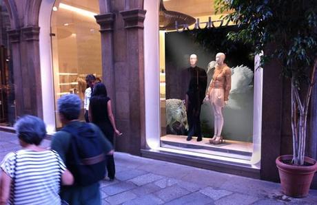Vetrina Lenticolare per Byblos, innovazioni alla Fashion Week milanese