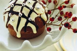 Muffin con il cioccolato e le arachidi