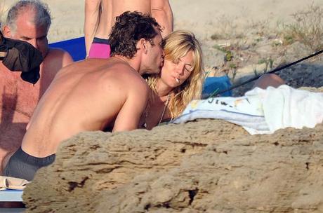 jude-law-sienna-miller-ponza-15