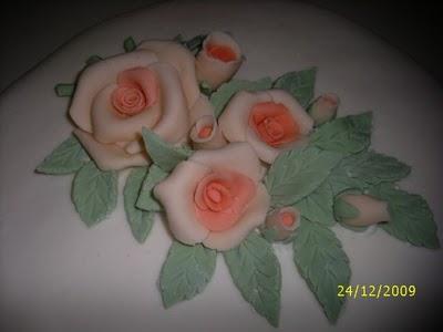 Una torta con rose richiesta da Diana