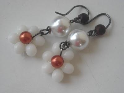 mom earrings please! mom earrings please!