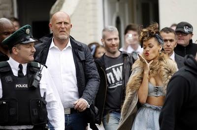 Rihanna seminuda e trasanda sta creando caos in Irlanda