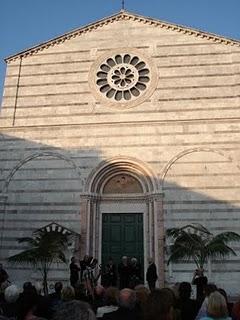 Lucca. La facciata della Chiesa di San Francesco restaurata