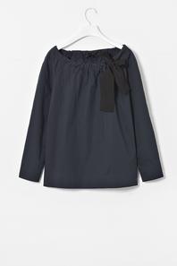 Al via le spedizioni in Italia di COS Al via le spedizioni in Italia di COS