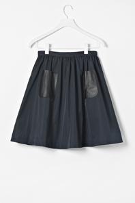 Al via le spedizioni in Italia di COS Al via le spedizioni in Italia di COS