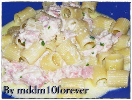 MEZZE MANICHE RICOTTA ASIAGO E PROSCIUTTO MEZZE MANICHE RICOTTA ASIAGO E PROSCIUTTO