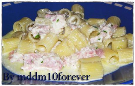 MEZZE MANICHE RICOTTA ASIAGO E PROSCIUTTO MEZZE MANICHE RICOTTA ASIAGO E PROSCIUTTO