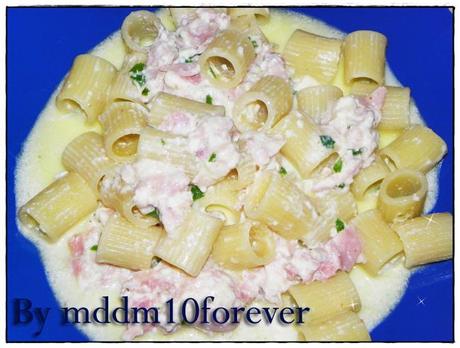 MEZZE MANICHE RICOTTA ASIAGO E PROSCIUTTO MEZZE MANICHE RICOTTA ASIAGO E PROSCIUTTO