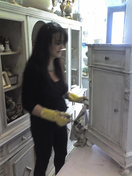 Lavori. due comodini antichetti... Lavori. due comodini antichetti...