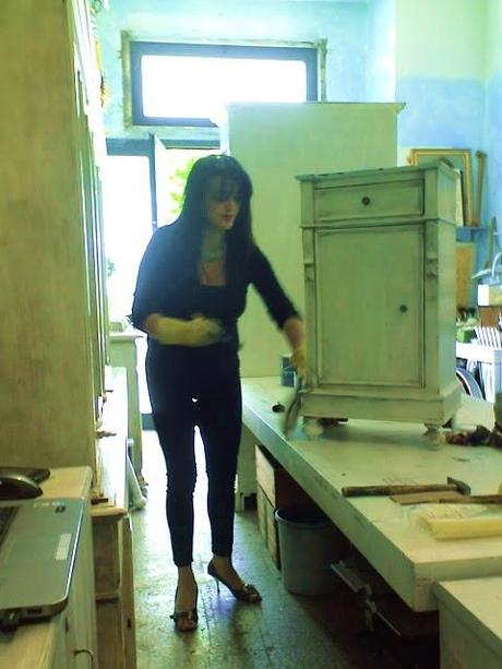 Lavori. due comodini antichetti... Lavori. due comodini antichetti...