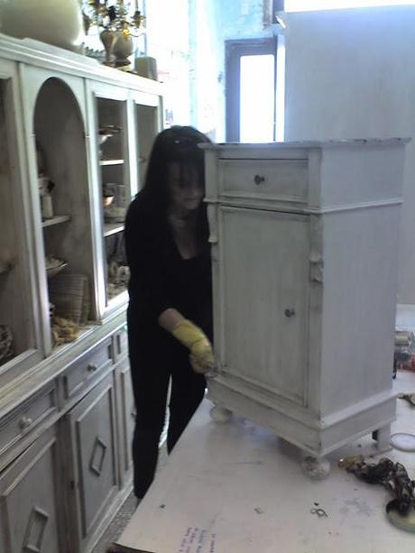 Lavori. due comodini antichetti... Lavori. due comodini antichetti...
