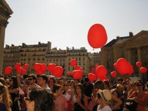 La “Marche des salopes” a Parigi: non c’est non!